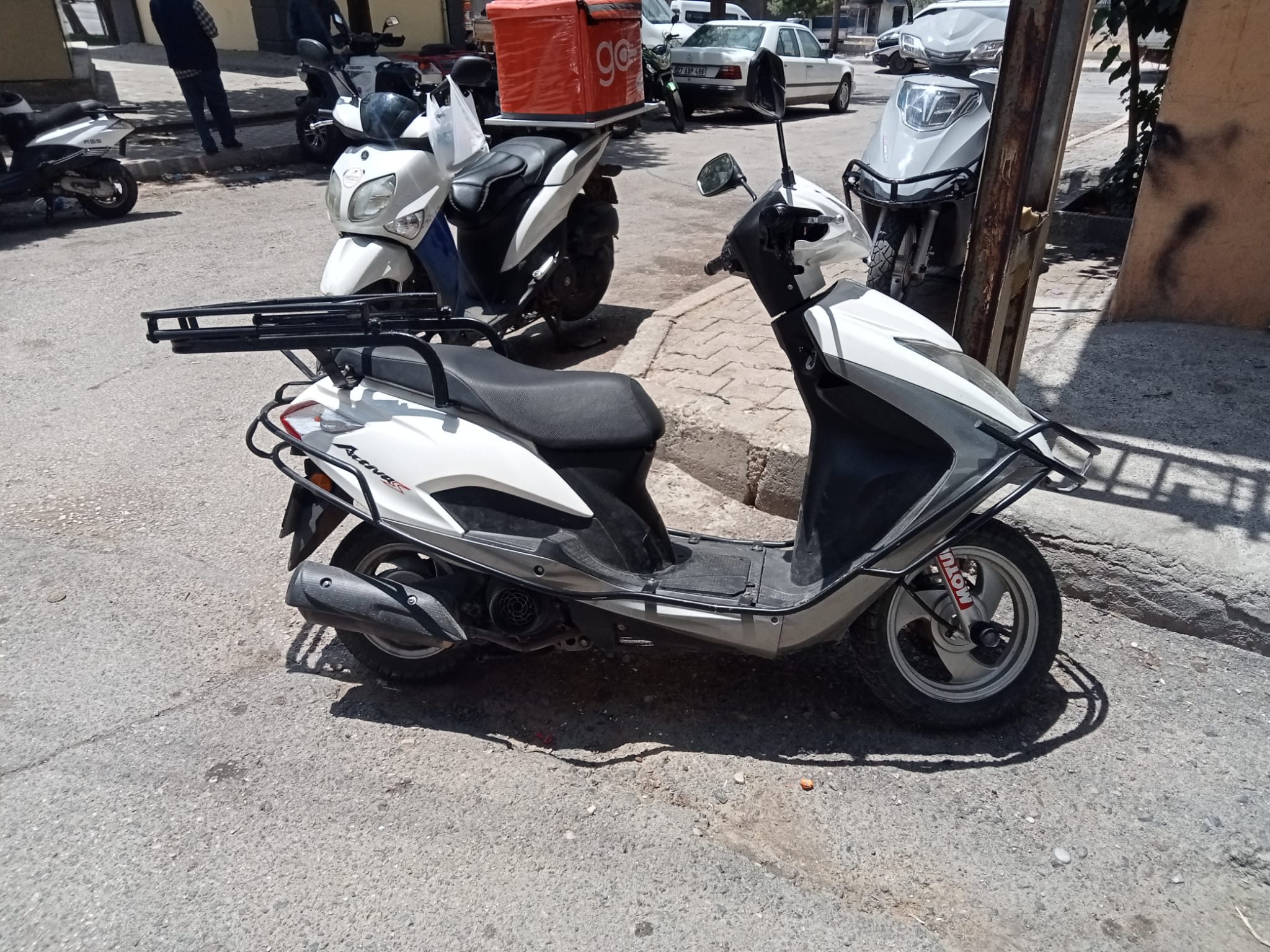 Motor Resmi